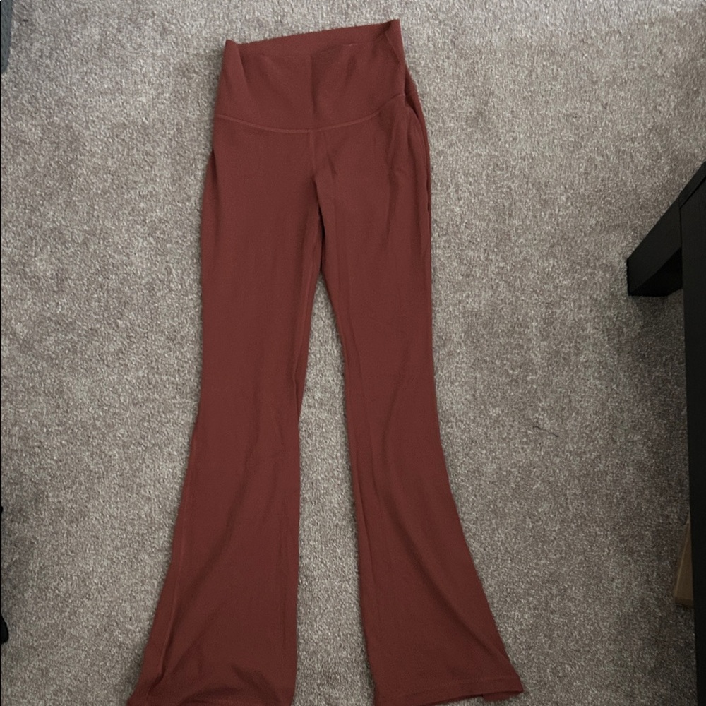 Women's Aritzia TNA Rust Flared Leggings